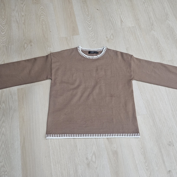 Zesica Brown Sweater Long Sleeve White Striped Trim Size Small - Picture 2 of 8